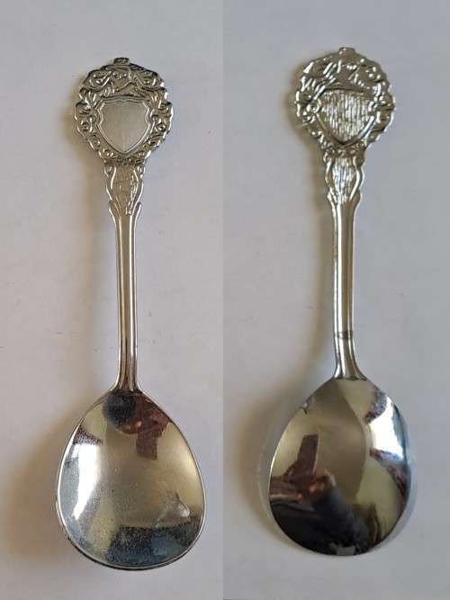 Vintage souvenir spoon -Blank plaque -  helm B