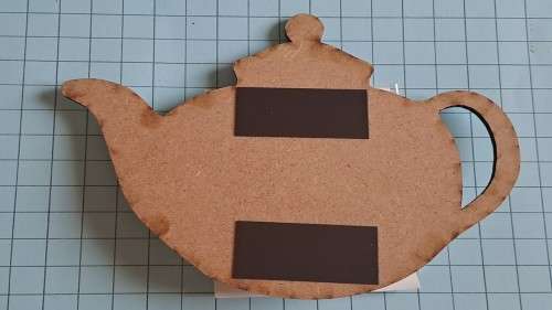 Tea pot magnet with 2  `decorative` teabags attached  - `Pink teas`