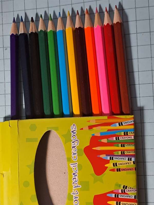 Unused - 12 short pencil crayons