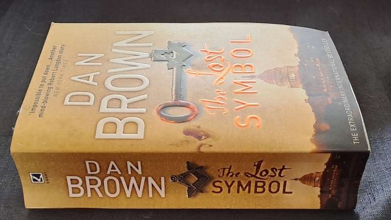 Dan Brown - The lost symbol - paperback/softcover - pages 670
