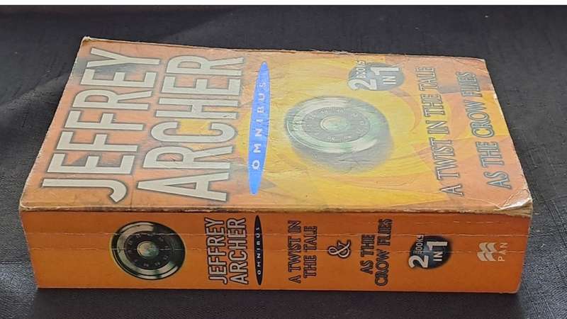 Jeffrey Archer omnibus - A twist in the tale/As the crow flies  - paperback/softcover - pages 739