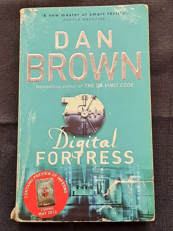 Dan Brown - Digital fortress  - paperback/softcover - pages 528