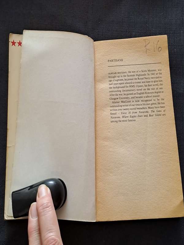 Alistair Maclean -  Partisans -  paperback/softcover - pages  224