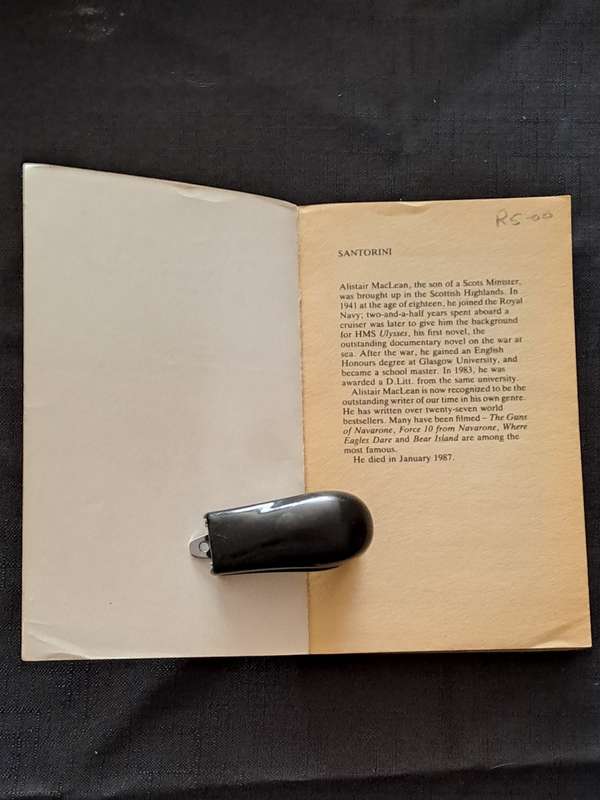 Alistair Maclean -  Santorini -  paperback/softcover  -  Pages 220