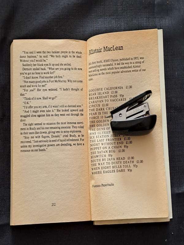Alistair Maclean -  Athabasca -  paperback/softcover - pages 252