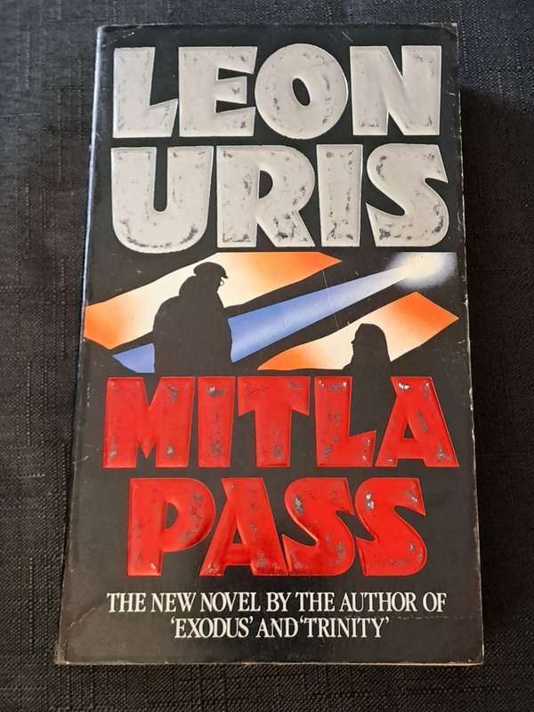 Leon Uris - Mitla pass - paperback/softcover - pages  480