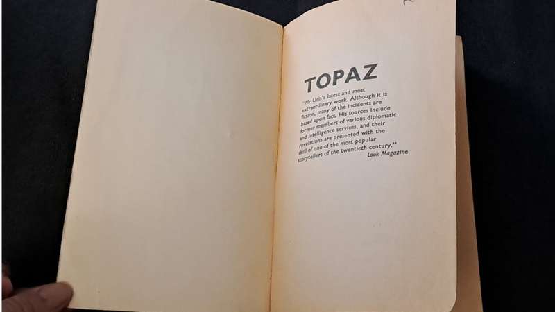 Leon Uris - Topaz - paperback/softcover -  Pages 405