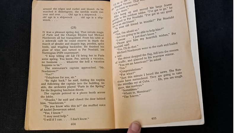 Leon Uris - Topaz - paperback/softcover -  Pages 405