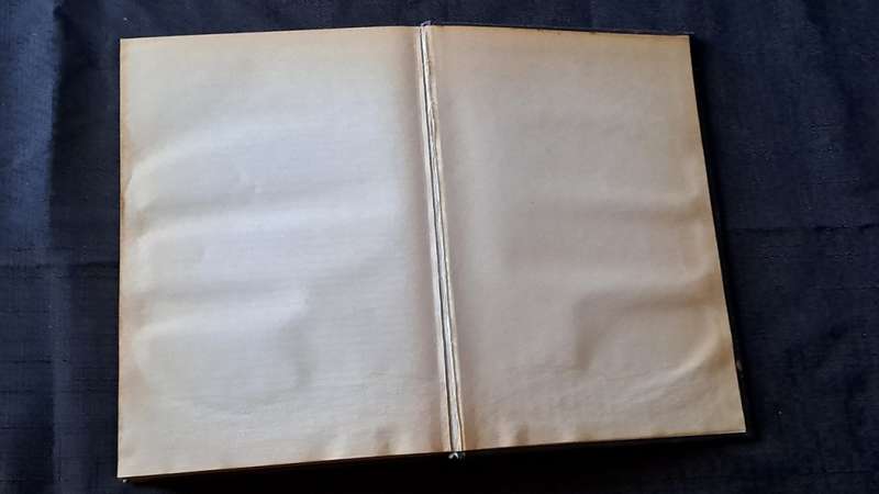 4 Different Authors - Complete and Unabridged - Spies and secret agents -  hardcover - pages 534
