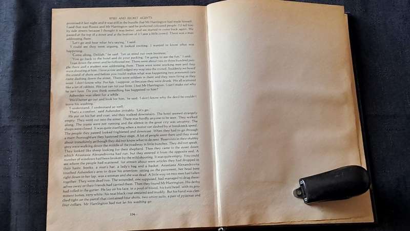4 Different Authors - Complete and Unabridged - Spies and secret agents -  hardcover - pages 534