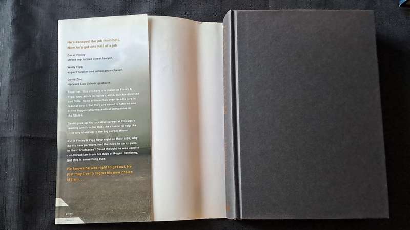 John Grisham - The Litigators  - hardcover + dustcover - pages 385
