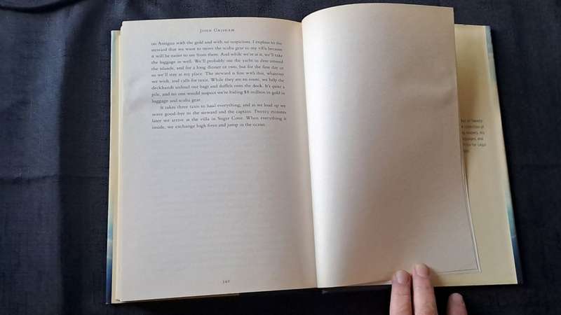 John Grisham - The Racketeer  - hardcover + dustcover - pages 340