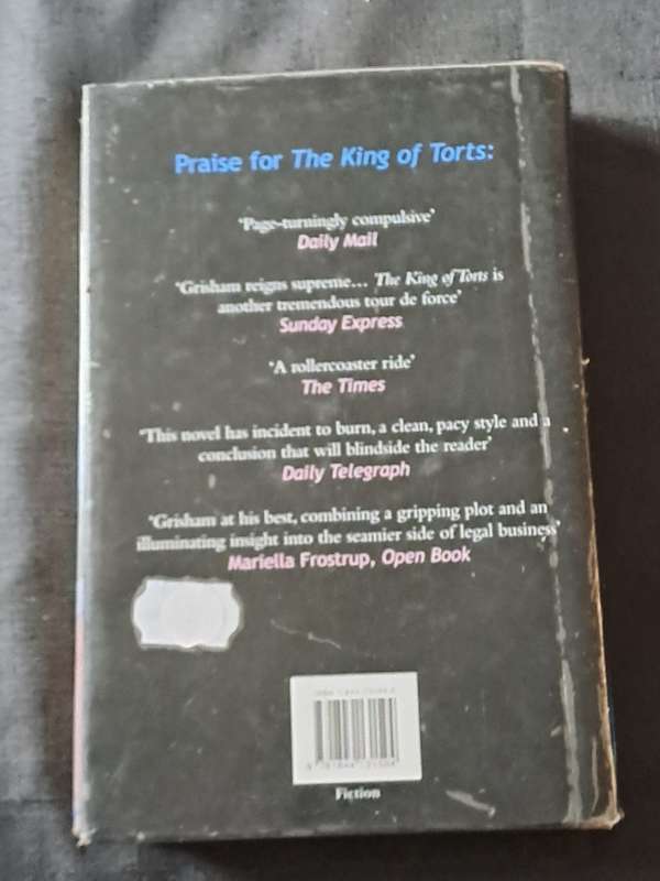 John Grisham - The last juror  - hardcover + dustcover -  pages 335