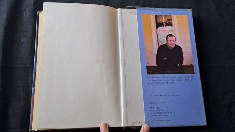 John Grisham - The last juror  - hardcover + dustcover -  pages 335
