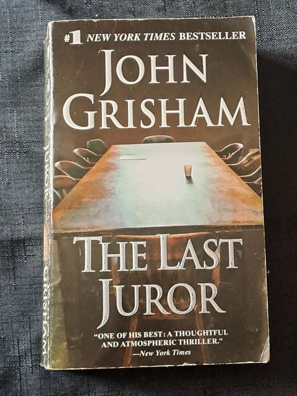 John Grisham - The last juror  - paperback/softcover - pages 486
