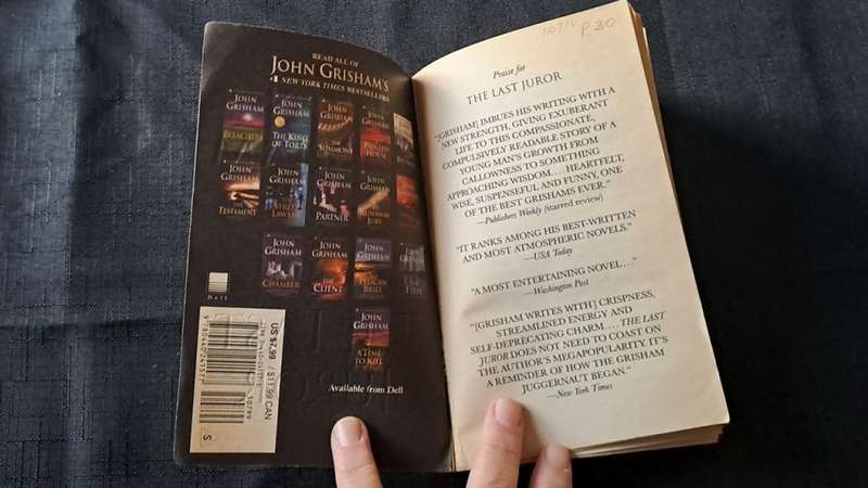 John Grisham - The last juror  - paperback/softcover - pages 486