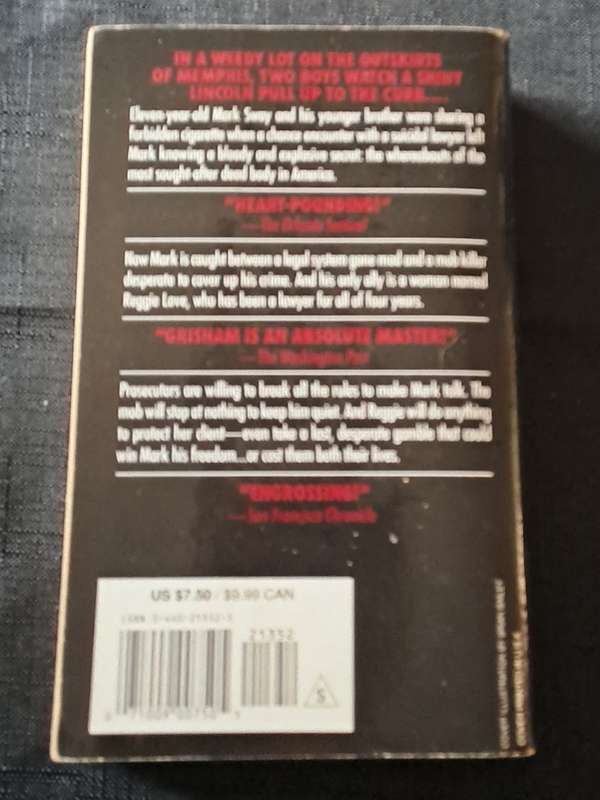 John Grisham - The Client  - paperback/softcover - pages  566
