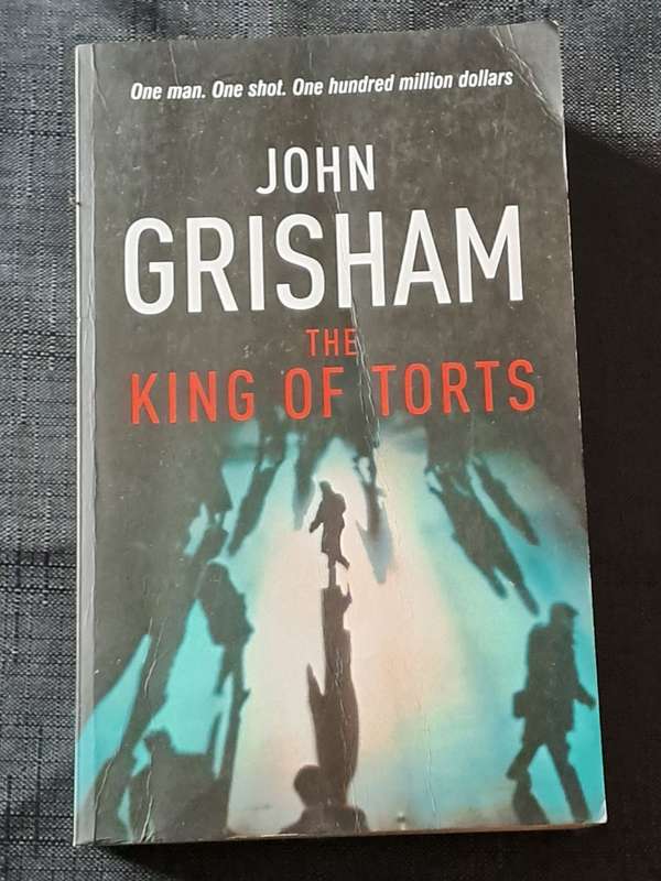 John Grisham - The King of Torts  - paperback/softcover - pages  490