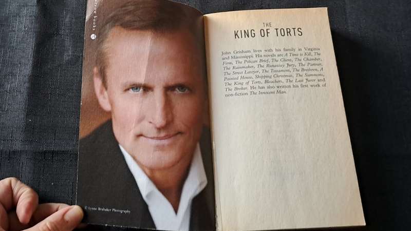 John Grisham - The King of Torts  - paperback/softcover - pages  490