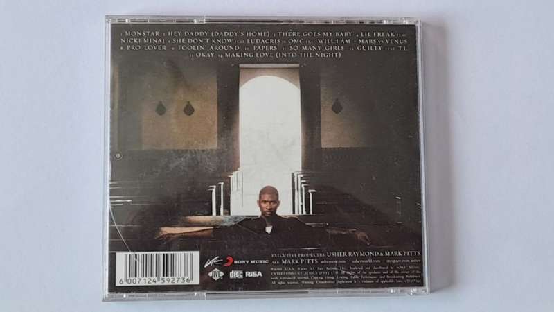 CD - Usher  - Raymond V Raymond -   2010