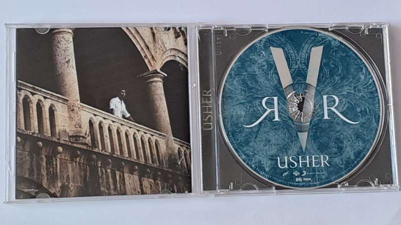 CD - Usher  - Raymond V Raymond -   2010