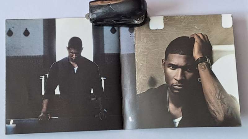 CD - Usher  - Raymond V Raymond -   2010