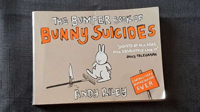 Andy Riley  - The bumper book of bunny suicides - paperback/softcover - pages 192