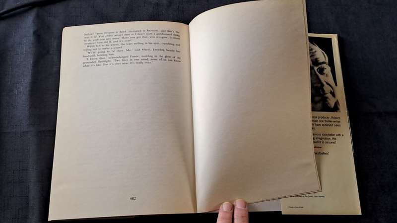Robert Ludlum - The Bourne Ultimatum - hardcover + dustcover  - pages 602