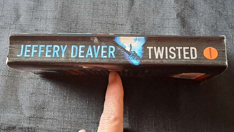 Jeffery Deaver  - Twisted - paperback/softcover - pages 478