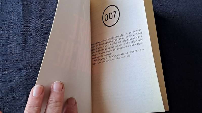 Jeffery Deaver  - James Bond 007 in carte blanche - paperback/softcover - pages 470