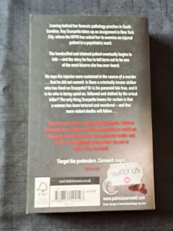 Patricia Cornwell  - Scarpetta - paperback/softcover - pages 500