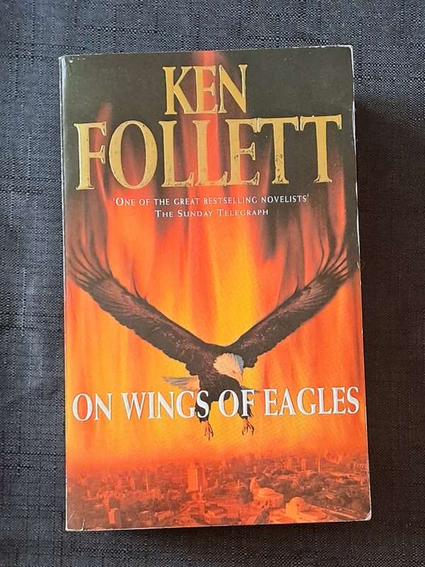 Ken Follet  - On wings of eagles - paperback/softcover - pages 606