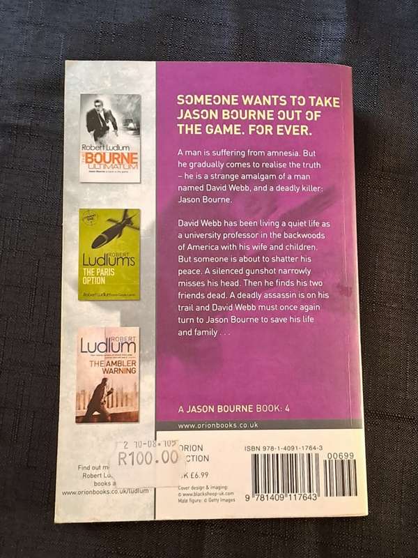 Eric Van Lustbader  - The Bourne legacy - paperback/softcover - pages 529