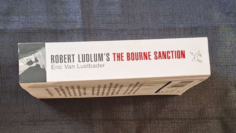 Eric Van Lustbader  - The Bourne sanction - paperback/softcover - pages 614