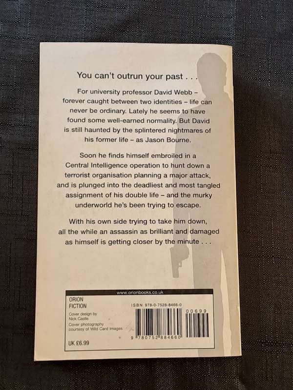 Eric Van Lustbader  - The Bourne sanction - paperback/softcover - pages 614