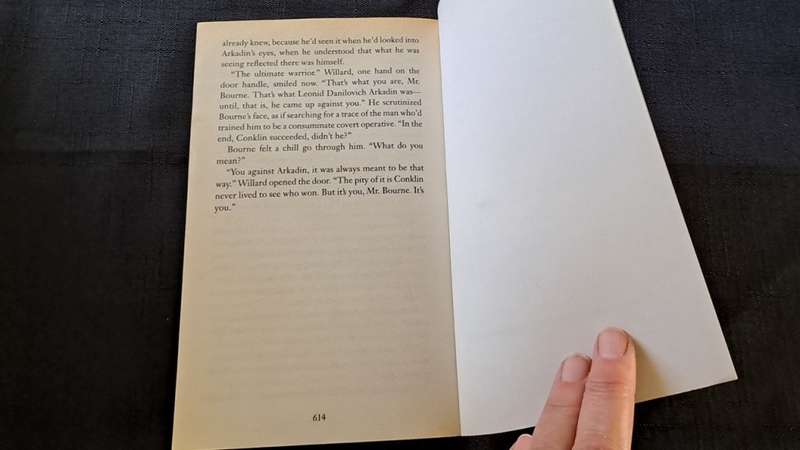 Eric Van Lustbader  - The Bourne sanction - paperback/softcover - pages 614