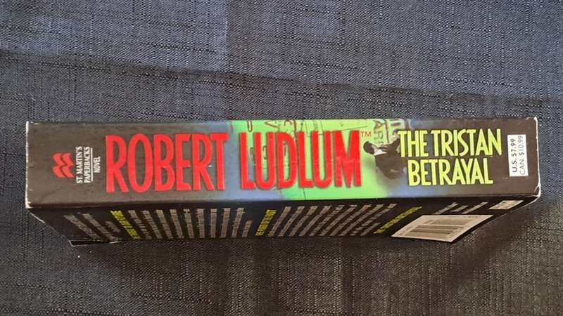 Robert Ludlum  - The tristan betrayal - paperback/softcover - pages 519