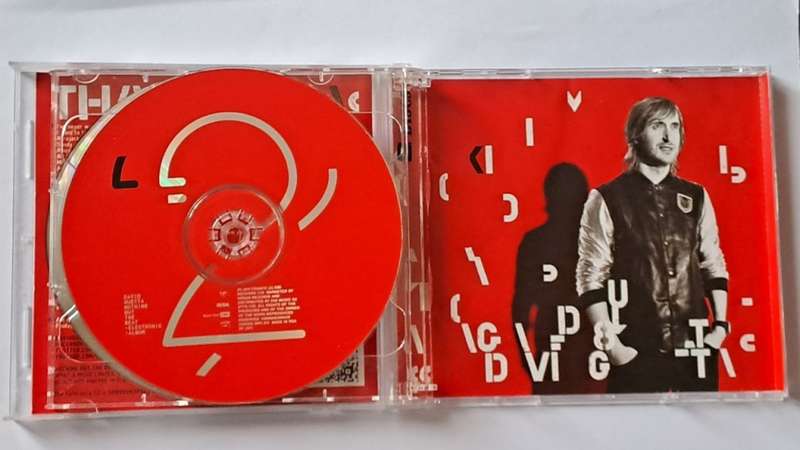 Double CD -  David Guetta  - Nothing but the beat - 2011