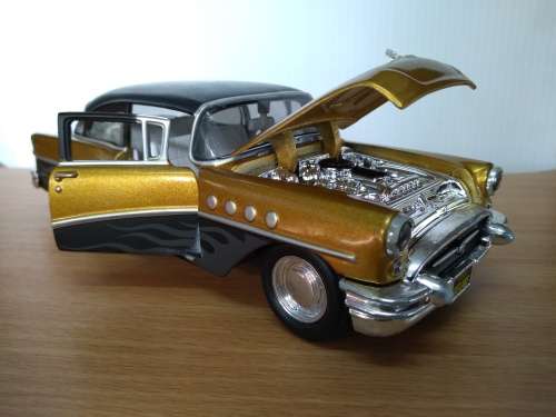 Maisto 1955 Buick Century 1:26 Scale
