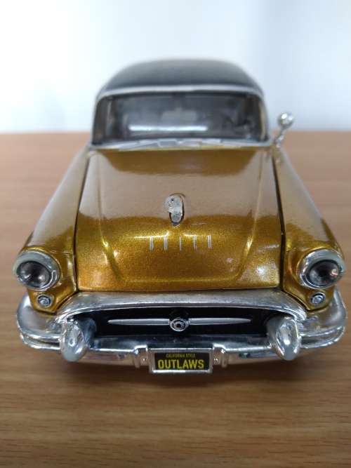 Maisto 1955 Buick Century 1:26 Scale