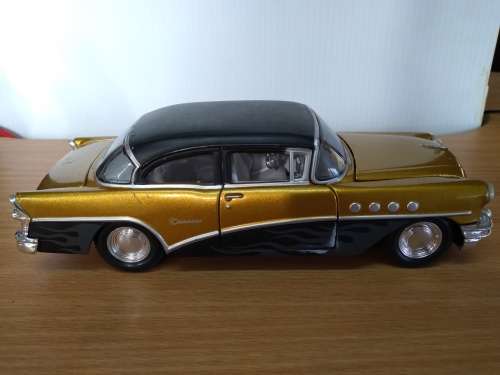 Maisto 1955 Buick Century 1:26 Scale