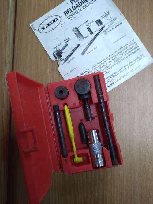LEE Pistol Reloading Kit