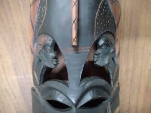 Hand Carved Wood Africana Mask Wall Display (410mm length 155mm width) (QC0955)