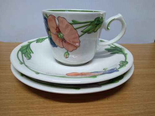 Villeroy and Boch `Amapola` Tea Cup, Saucer and Side Plate