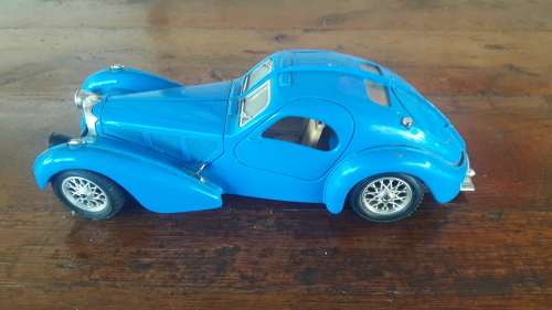 Burango Bugatti Atlantic 1936 1/24 Scale (QC0545)