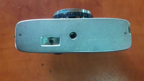 Vintage Olympus-Pen Film Camera (QC0338)