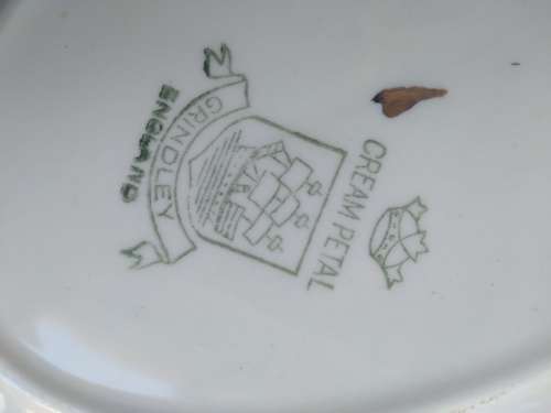 Grindley Cream Petal Gravy Boat