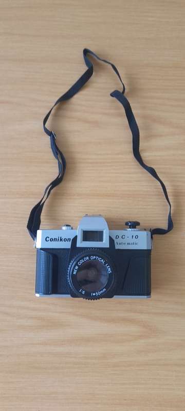conikan DC -10 auto-matic film camera