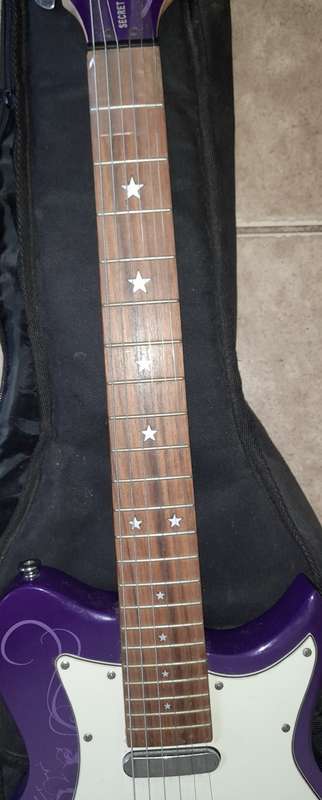 Hannah Montana Disney Secrets Star Electric Guitar By Washburn Purple ¾ Scale (QC0128)