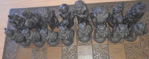 Lord Of The Rings Chess Set Vintage 1979 J.R.R Tolkien Enterprises